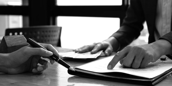 Permisos de Residencia y Trabajo / Visados / Golden Visa Bot · Visado de Residencia y Trabajo por Cuenta Ajena / Cuenta Propia